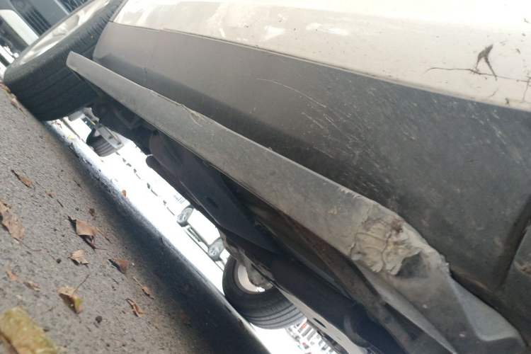 Used Land Rover Discovery Sport 2015 2.0T SE Chassis Front Right