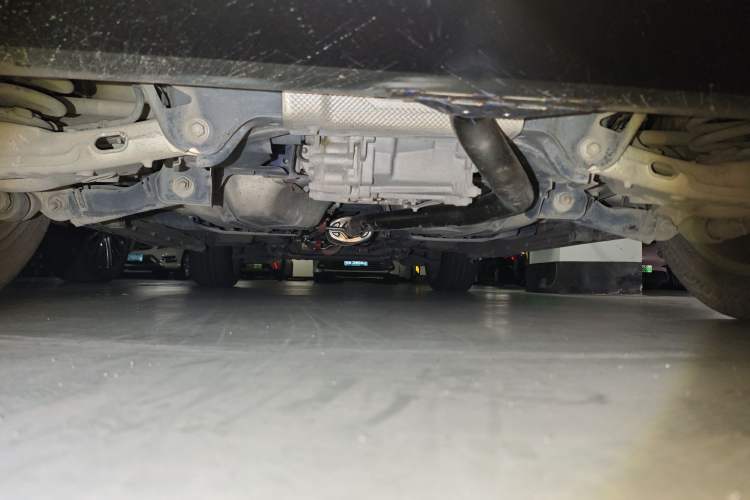 Used Land Rover Discovery Sport 2015 2.0T HSE LUXURY Chassis Rear