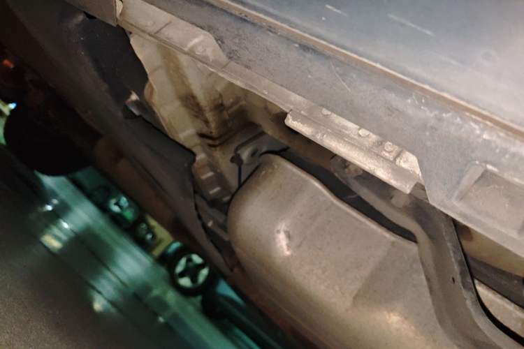 Used Land Rover Discovery Sport  Chassis Rear Left