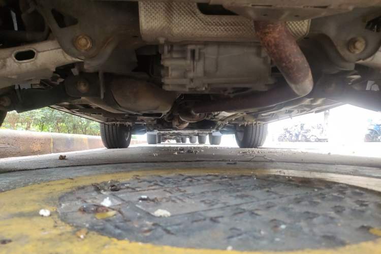 Used Land Rover Discovery Sport 2015 2.0T SE Chassis Rear