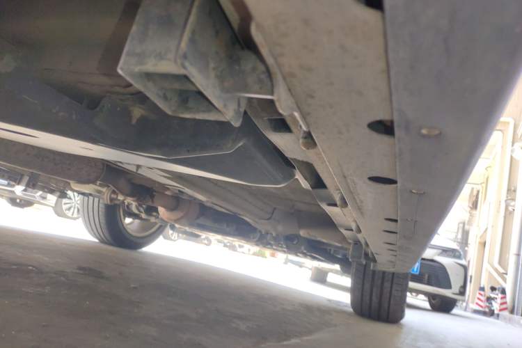Used Land Rover Discovery Sport 2015 2.0T SE Chassis Rear Right