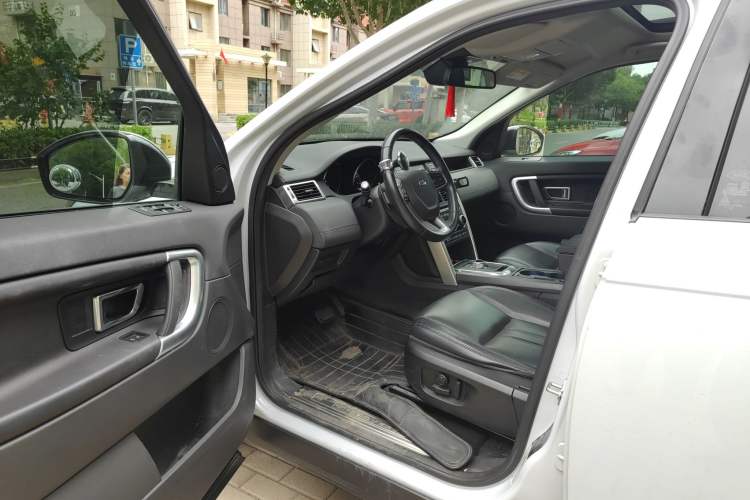 Used Land Rover Discovery Sport 2015 2.0T SE Driver Seat