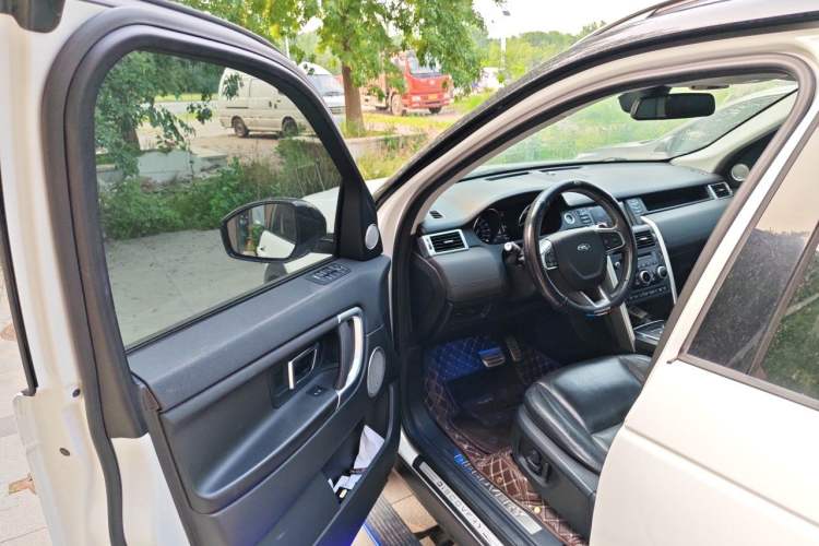 Used Land Rover Discovery Sport 2015 2.0T SE Driver Seat