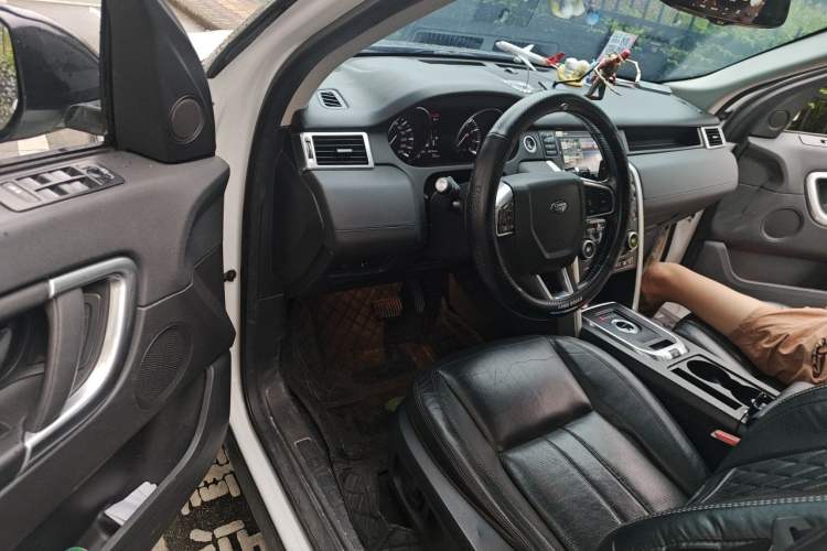 Used Land Rover Discovery Sport 2015 2.0T SE Driver Seat