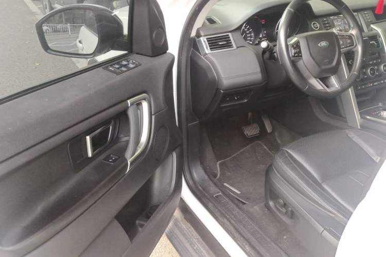 Used Land Rover Discovery Sport 2015 2.0T SE Driver Seat