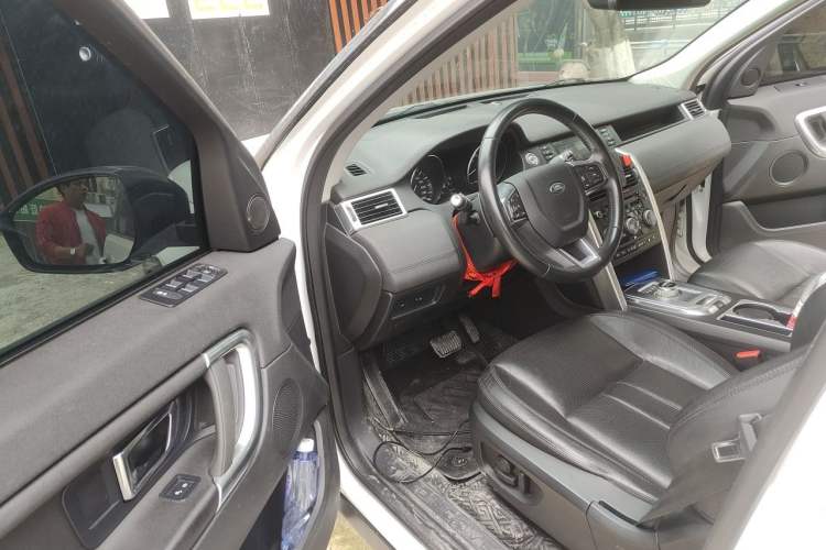 Used Land Rover Discovery Sport 2015 2.0T SE Driver Seat