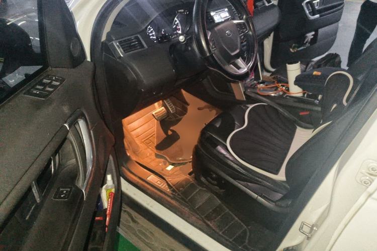 Used Land Rover Discovery Sport 2015 2.0T SE Driver Seat