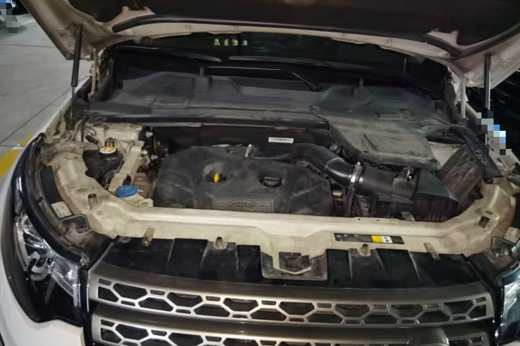 Used Land Rover Discovery Sport 2015 2.0T SE Engine Bay