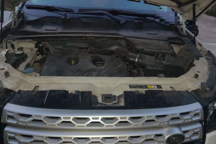 Used Land Rover Discovery Sport 2015 2.0T HSE LUXURY Engine Bay