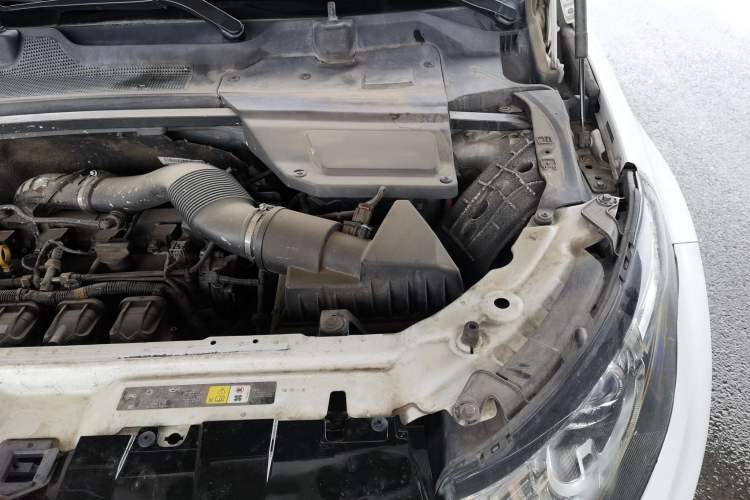 Used Land Rover Discovery Sport 2015 2.0T HSE LUXURY Engine Bay Left