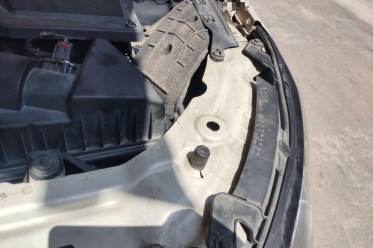 Used Land Rover Discovery Sport 2015 2.0T SE Engine Bay Left