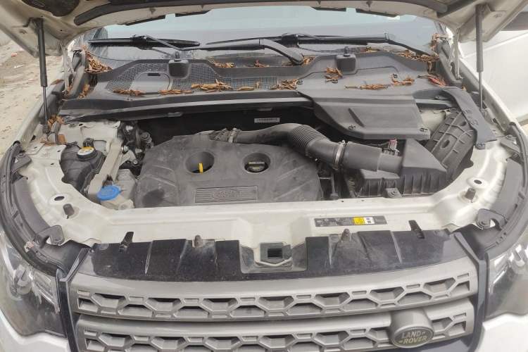 Used Land Rover Discovery Sport 2015 2.0T SE Engine Bay
