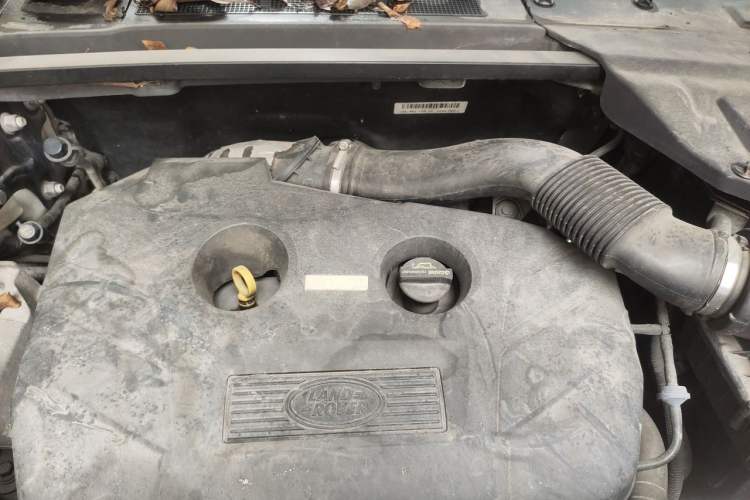 Used Land Rover Discovery Sport 2015 2.0T SE Engine Bay