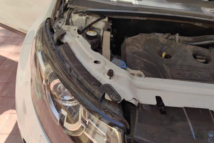 Used Land Rover Discovery Sport 2015 2.0T HSE LUXURY Engine Bay Right