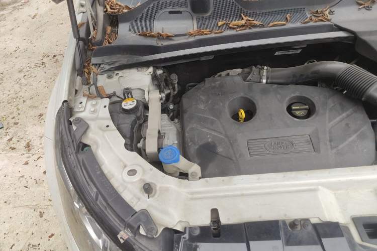 Used Land Rover Discovery Sport 2015 2.0T SE Engine Bay Right