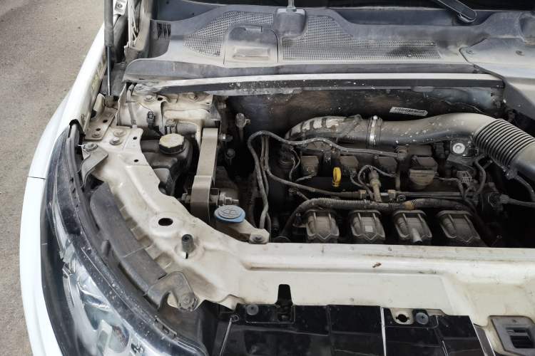Used Land Rover Discovery Sport 2015 2.0T HSE LUXURY Engine Bay Right