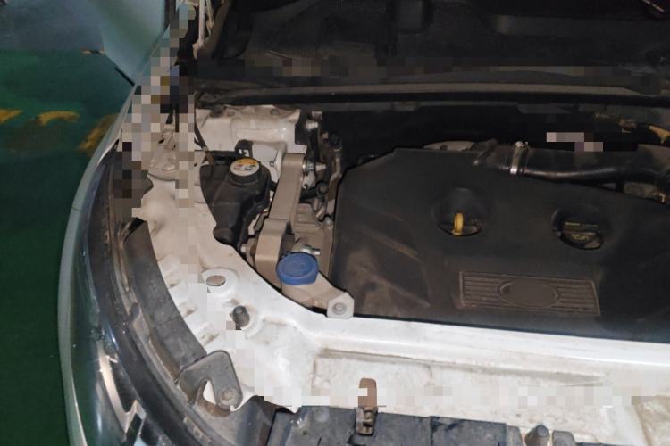 Used Land Rover Discovery Sport 2015 2.0T SE Engine Bay Right