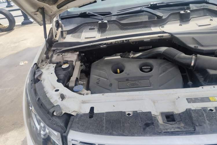 Used Land Rover Discovery Sport 2015 2.0T HSE LUXURY Engine Bay Right