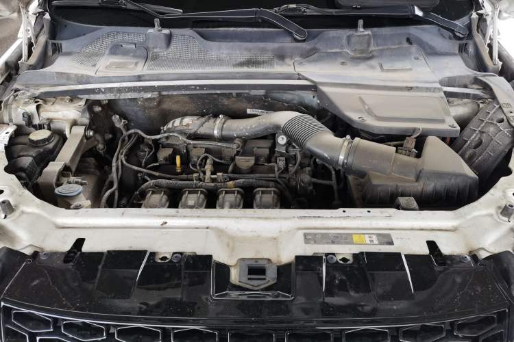 Used Land Rover Discovery Sport 2015 2.0T HSE LUXURY Engine Bay