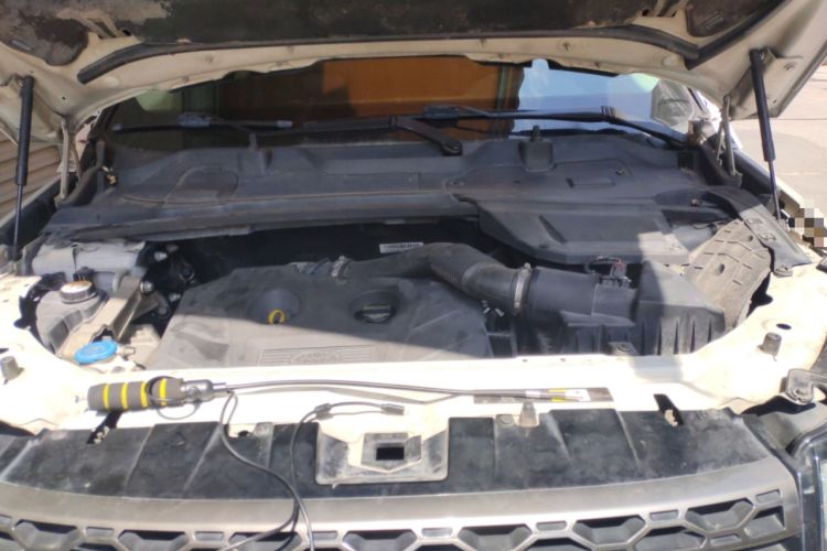 Used Land Rover Discovery Sport 2015 2.0T SE Engine Bay