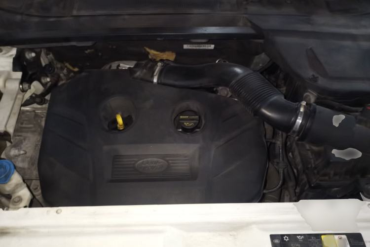 Used Land Rover Discovery Sport 2015 2.0T SE Engine Bay
