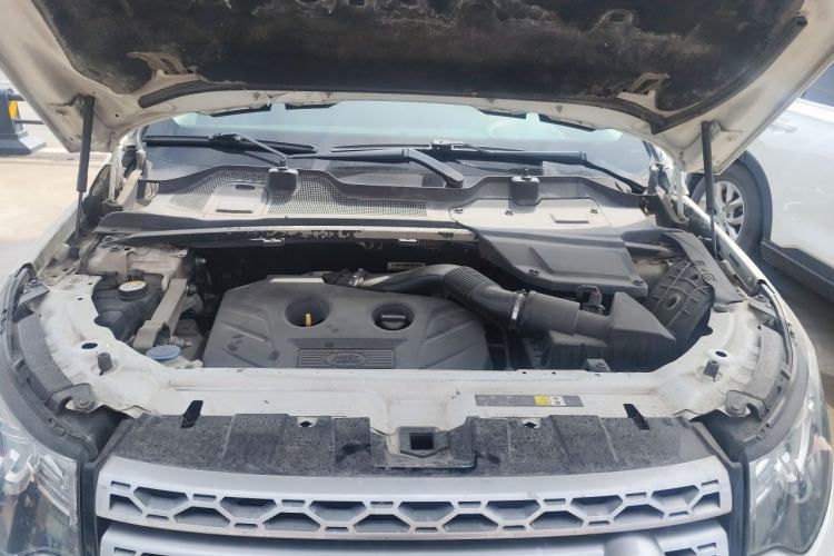 Used Land Rover Discovery Sport 2015 2.0T HSE LUXURY Engine Bay
