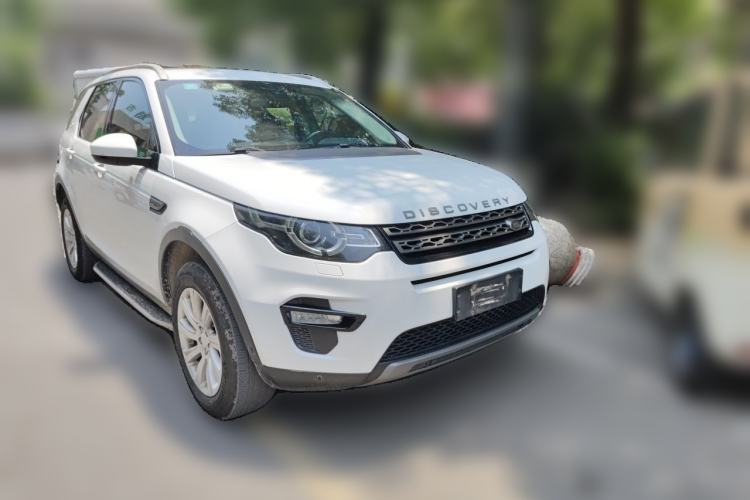 Used Land Rover Discovery Sport 2015 2.0T SE Front Right 45 Deg