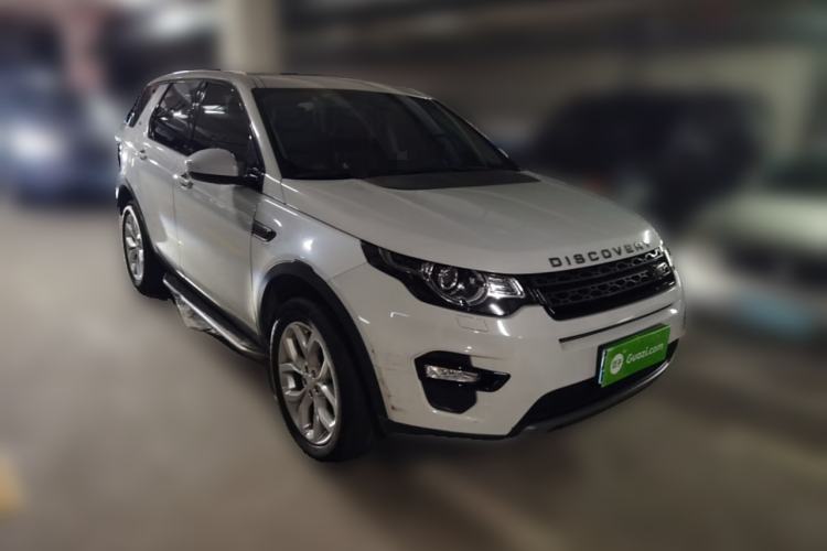 Used Land Rover Discovery Sport 2015 2.0T SE Front Right 45 Deg