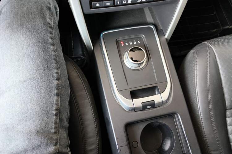 Used Land Rover Discovery Sport 2015 2.0T SE Gear Lever