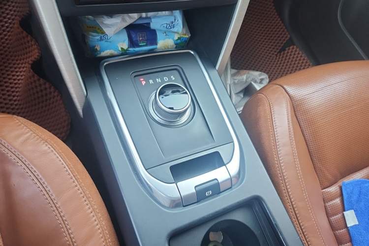 Used Land Rover Discovery Sport 2015 2.0T HSE LUXURY Gear Lever