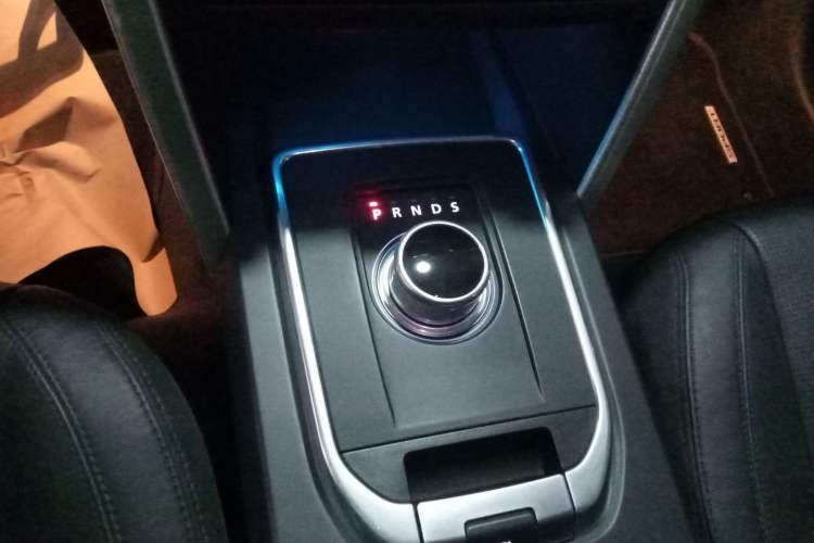 Used Land Rover Discovery Sport 2015 2.0T HSE LUXURY Gear Lever