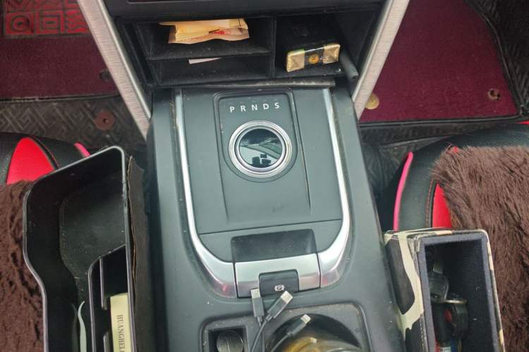 Used Land Rover Discovery Sport 2015 2.0T SE Gear Lever