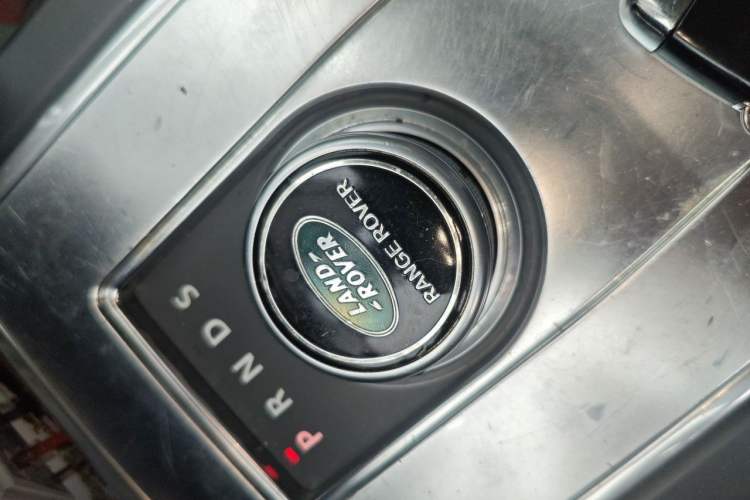 Used Land Rover Discovery Sport 2015 2.0T SE Gear Lever