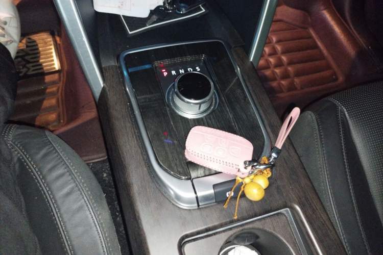 Used Land Rover Discovery Sport 2015 2.0T HSE LUXURY Gear Lever