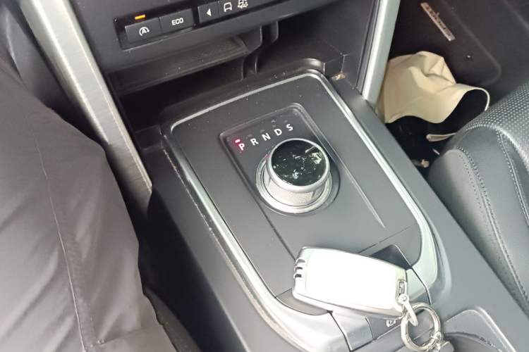 Used Land Rover Discovery Sport 2015 2.0T SE Gear Lever