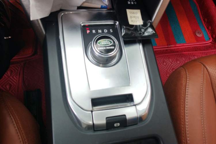 Used Land Rover Discovery Sport 2015 2.0T HSE LUXURY Gear Lever