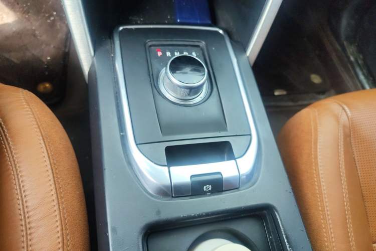 Used Land Rover Discovery Sport 2015 2.0T HSE LUXURY Gear Lever