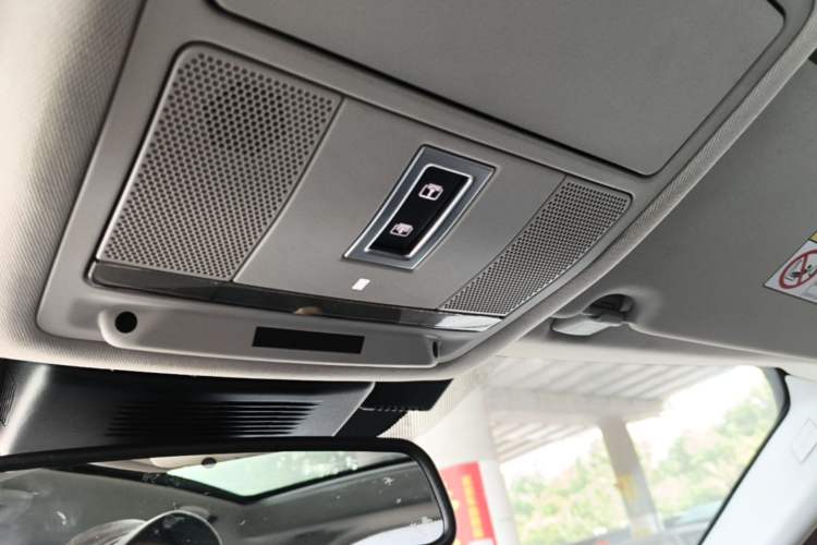 Used Land Rover Discovery Sport 2015 2.0T SE Headliner