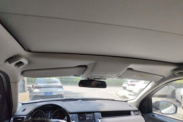 Used Land Rover Discovery Sport 2015 2.0T SE Headliner