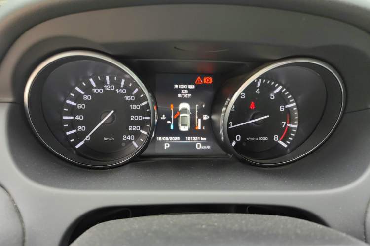 Used Land Rover Discovery Sport 2015 2.0T SE Instrument Cluster