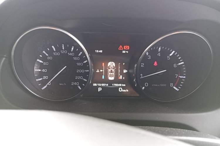 Used Land Rover Discovery Sport 2015 2.0T SE Instrument Cluster
