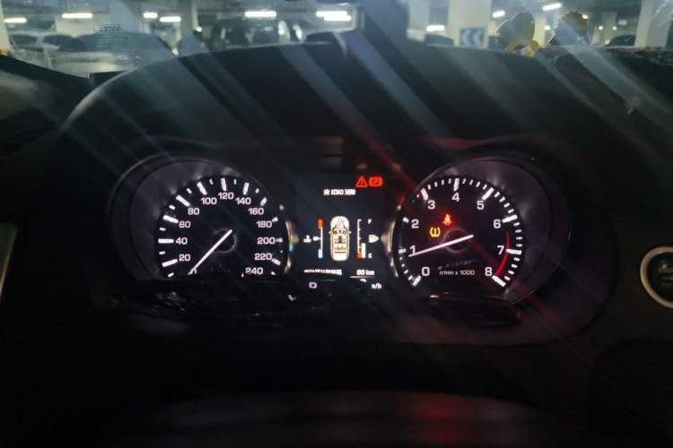 Used Land Rover Discovery Sport 2015 2.0T SE Instrument Cluster