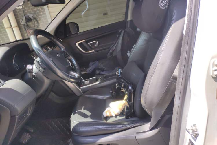 Used Land Rover Discovery Sport 2015 2.0T SE Left Front Seat