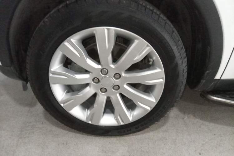 Used Land Rover Discovery Sport 2015 2.0T HSE LUXURY Left Front Wheel Hub