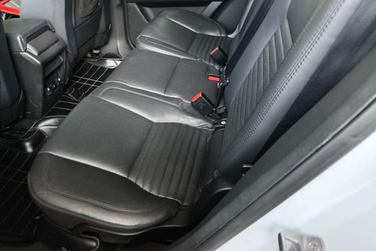 Used Land Rover Discovery Sport 2015 2.0T SE Left Rear Seat