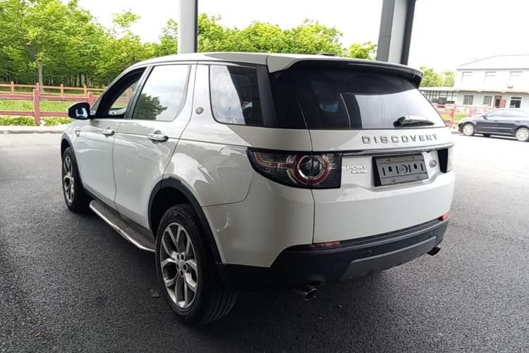 Used Land Rover Discovery Sport 2015 2.0T SE Rear Left 45 Deg