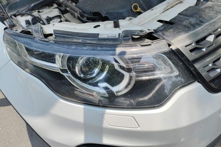 Used Land Rover Discovery Sport 2015 2.0T SE Right Front Headlight