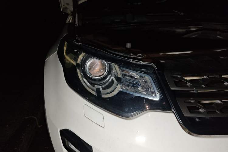 Used Land Rover Discovery Sport 2015 2.0T SE Right Front Headlight