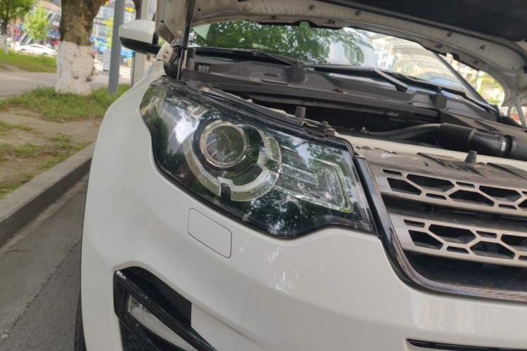 Used Land Rover Discovery Sport 2015 2.0T SE Right Front Headlight
