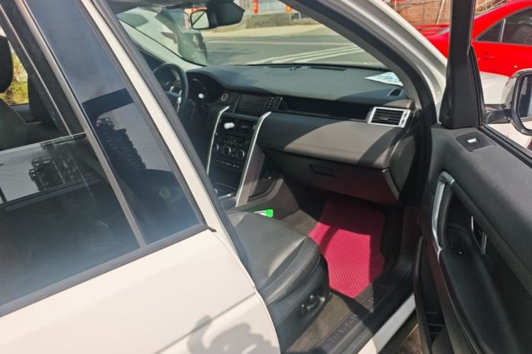 Used Land Rover Discovery Sport 2015 2.0T SE Right Front Seat